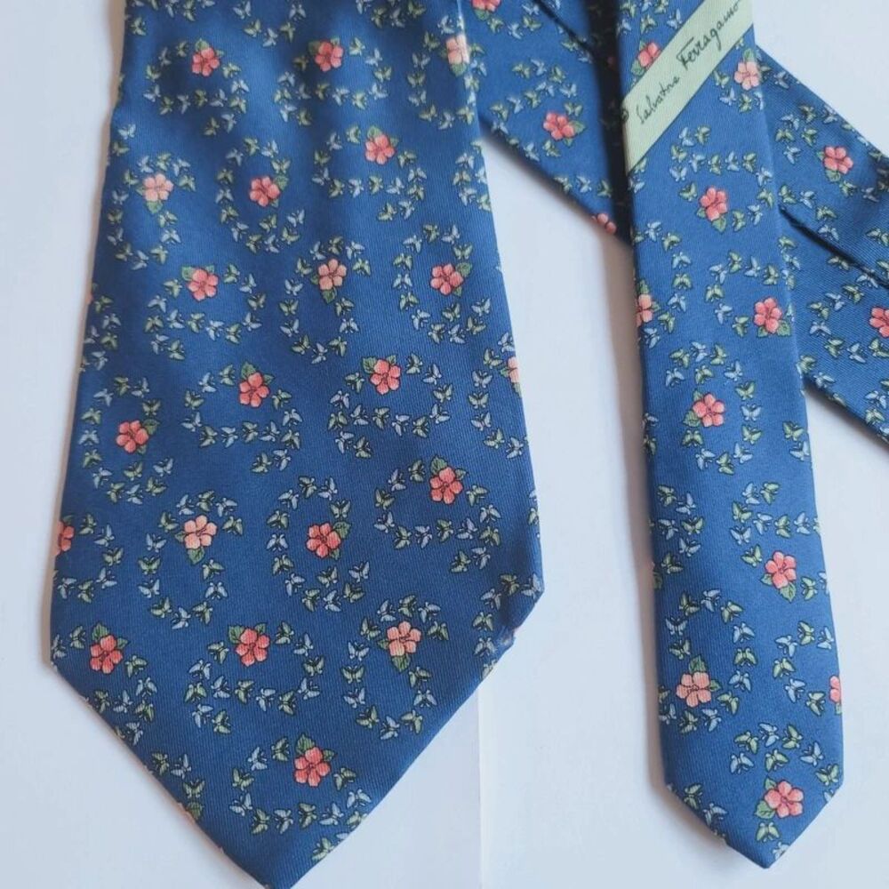Salvatore ferragamo mens tie